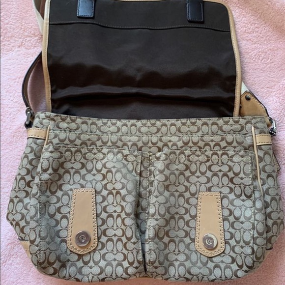 Coach - Picture 2 of 4